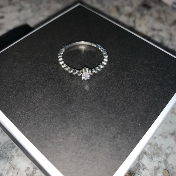 Delicate sterling silver ring - Picture 5 of 5